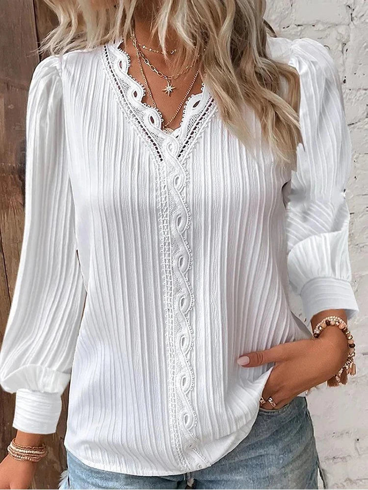 Sam | Blouse with Chiffon and Lace Details