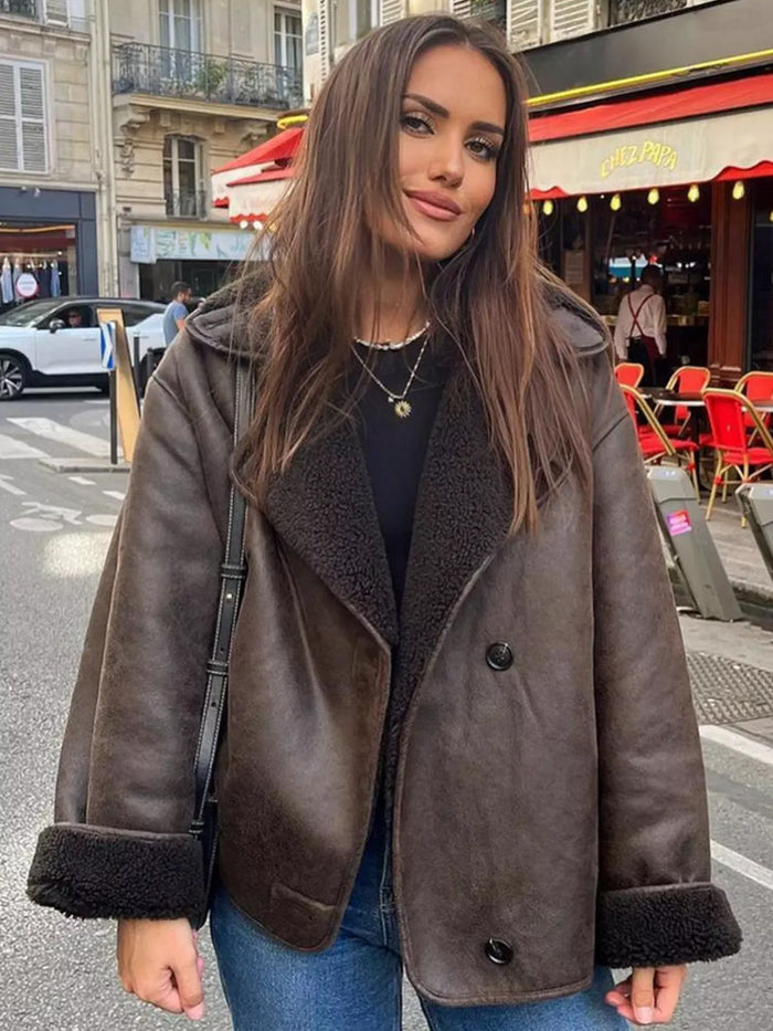 Women's Oversized Sherpa-Lined Jacket with Wide Collar